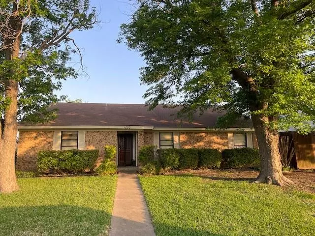 1650 Clydesdale Drive, Lewisville, TX 75067