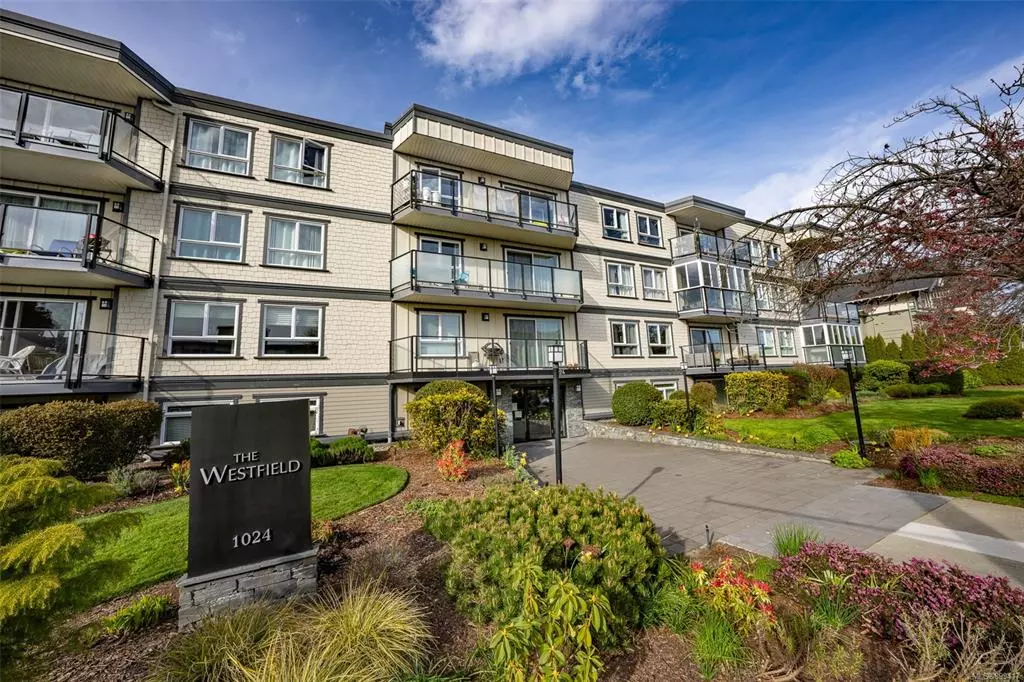 Victoria, BC V8V 3A5,1024 Fairfield Rd #205