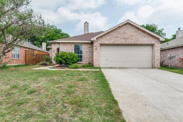 3725 Cattlebaron Drive, Fort Worth, TX 76262