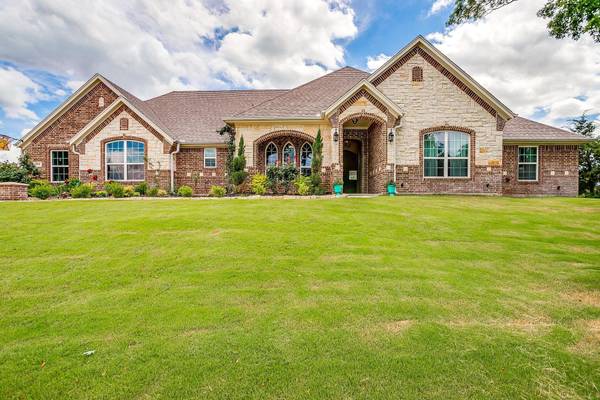 110 Tommy Norris Court, Weatherford, TX 76088