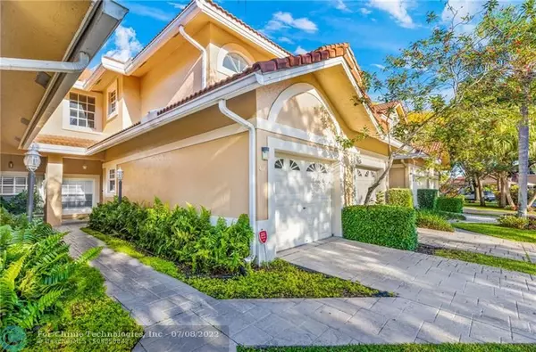 Pompano Beach, FL 33069,4101 Carriage Dr  #C1