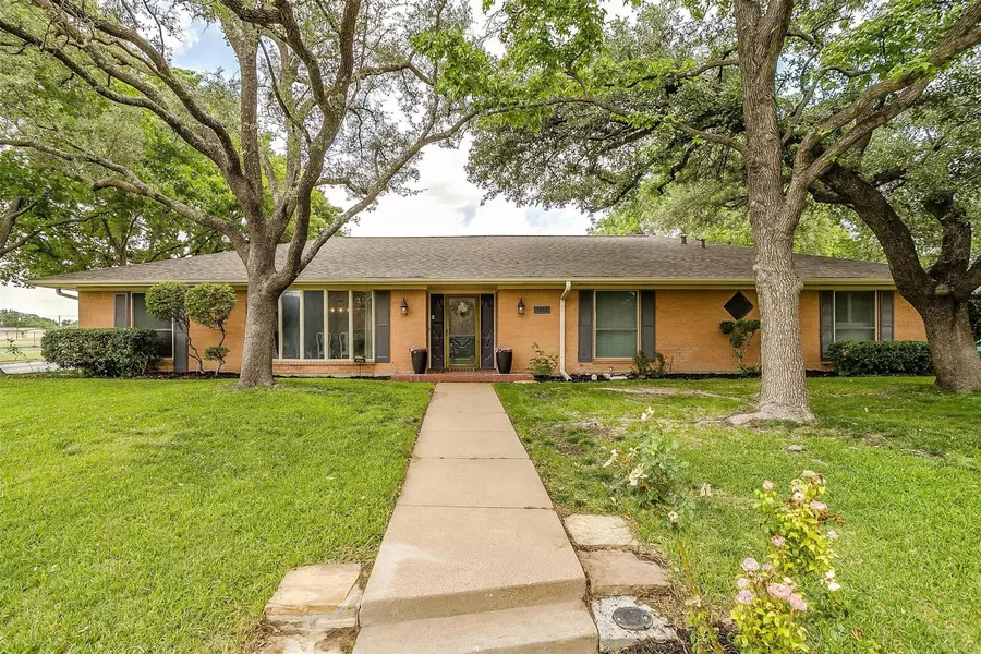 3832 Minot Avenue, Fort Worth, TX 76133