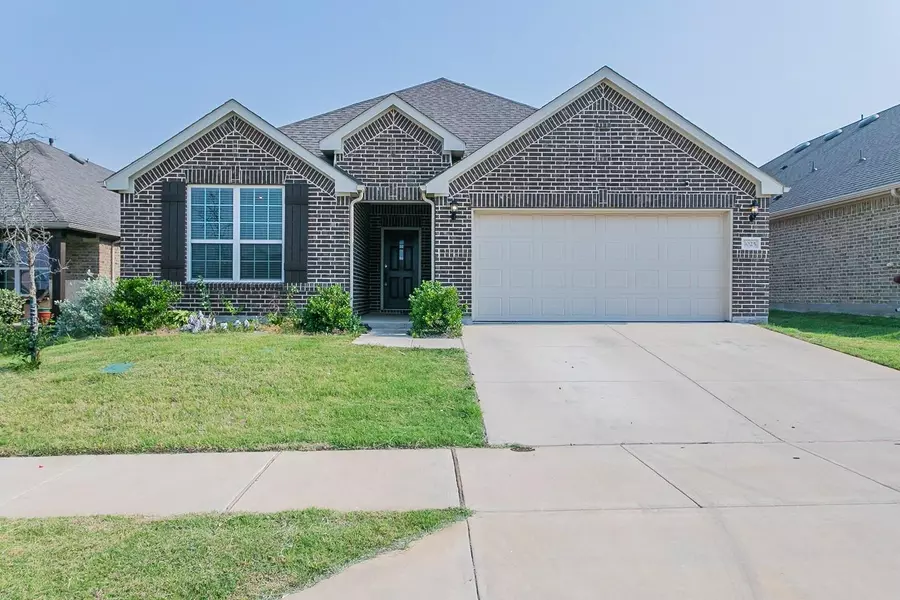 1025 Twisting Ridge Terrace, Fort Worth, TX 76052