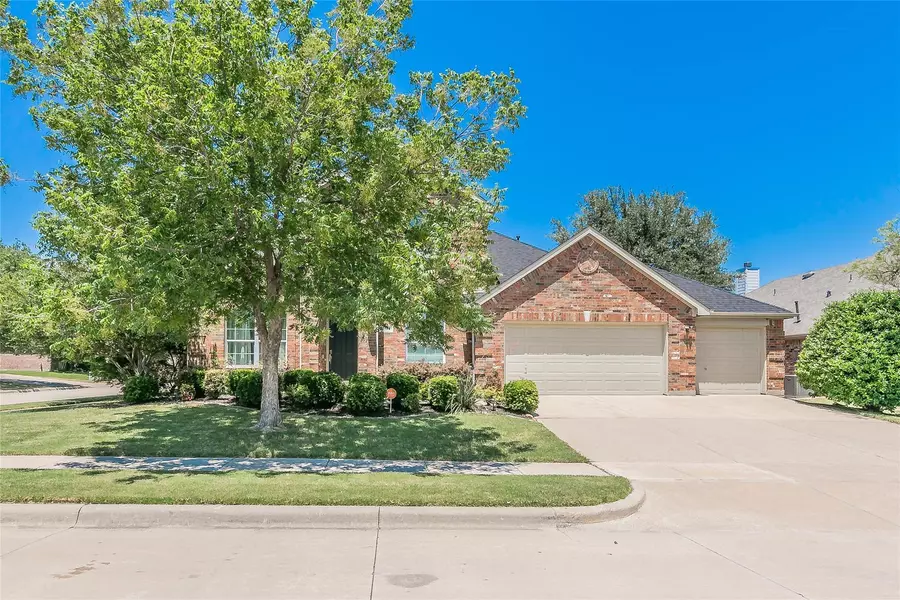 5101 Holly Hock Lane, Fort Worth, TX 76244