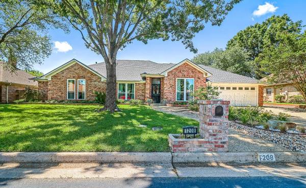 1208 W Rieck Road, Tyler, TX 75703