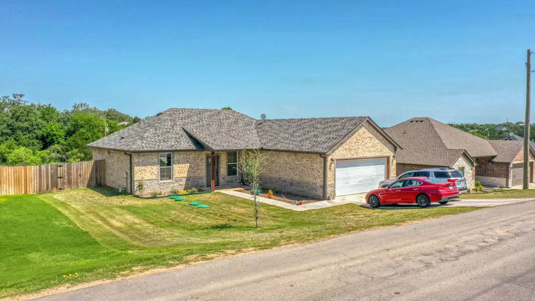 2118 Christine Drive, Granbury, TX 76048