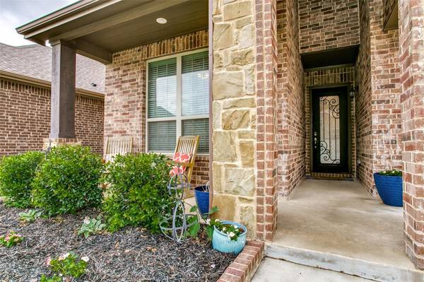 2404 Whispering Pines Drive, Fort Worth, TX 76177