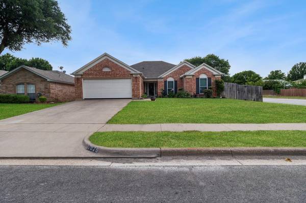 7029 Wooddale Drive, Watauga, TX 76148