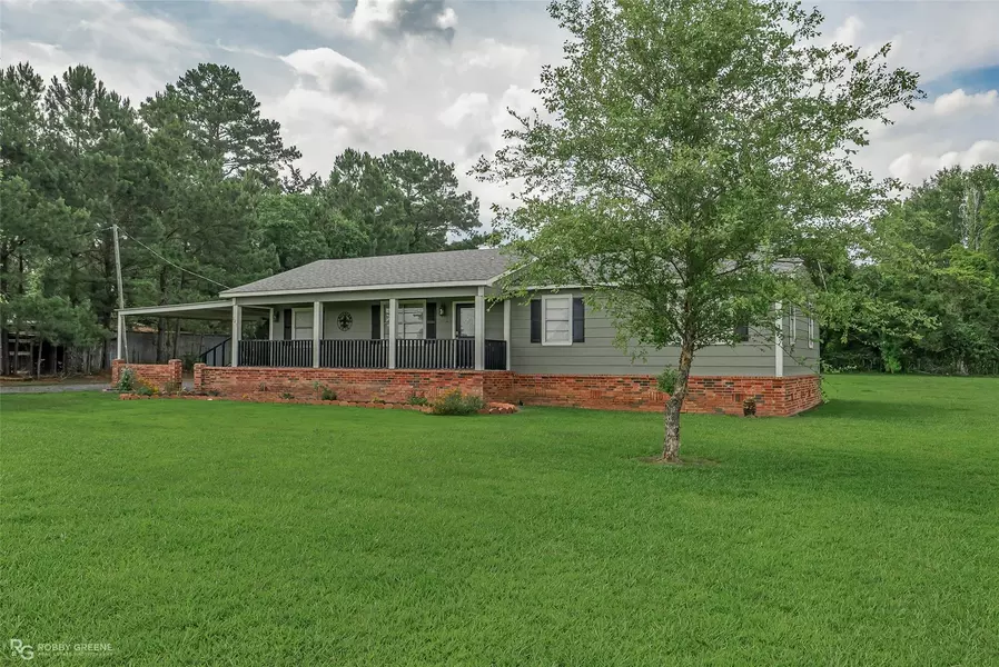 121 Frierson Acres Private Dr., Frierson, LA 71027