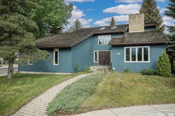 319 Whiteshore PLACE, Saskatoon, SK S7J 4G2