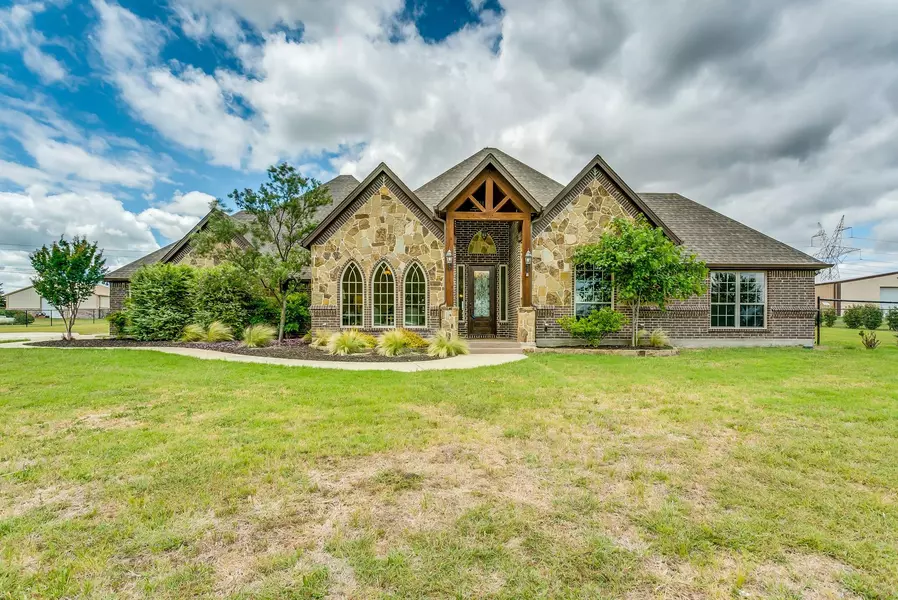 105 Rattling Antler Court, Azle, TX 76020