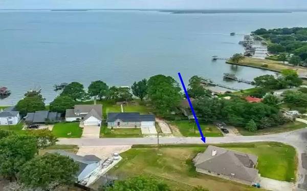 329 Coral Reef Street, Gun Barrel City, TX 75156