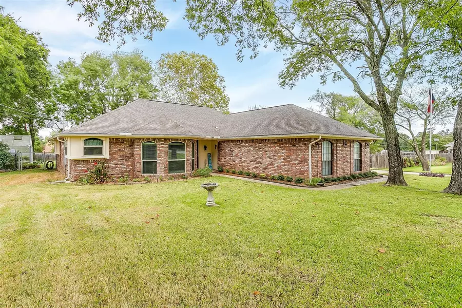 112 Saddle Hills Road, Burleson, TX 76028