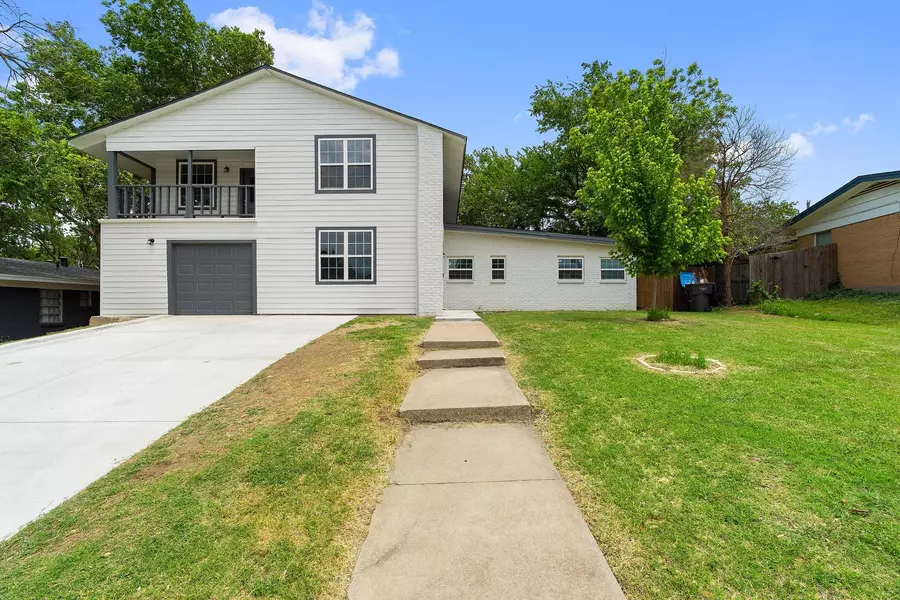 5425 Waltham Avenue, Fort Worth, TX 76133