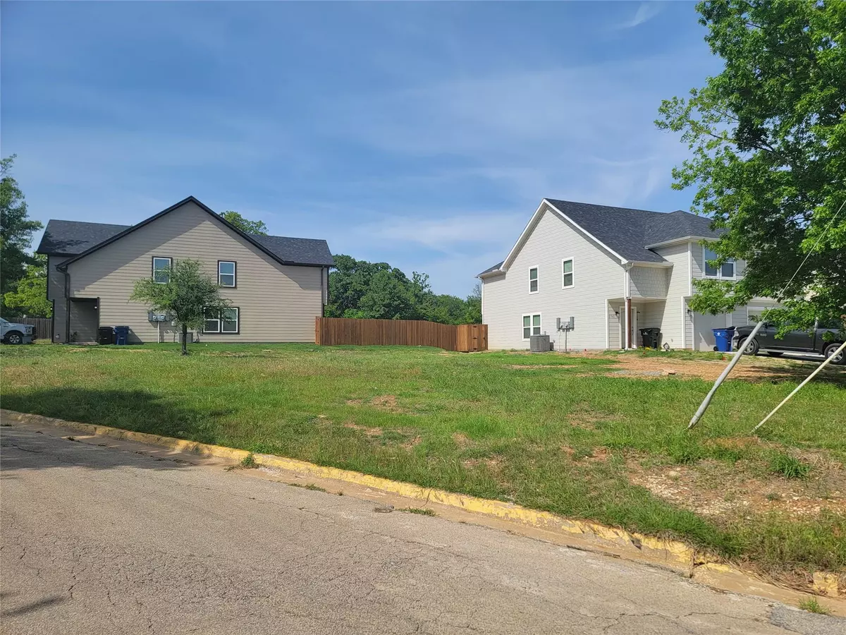 Denison, TX 75020,1000 N Layne Corner