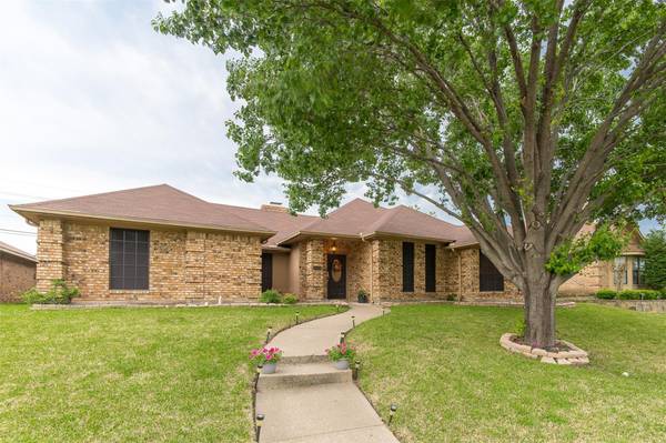 4415 Silverthorn Drive, Mesquite, TX 75150