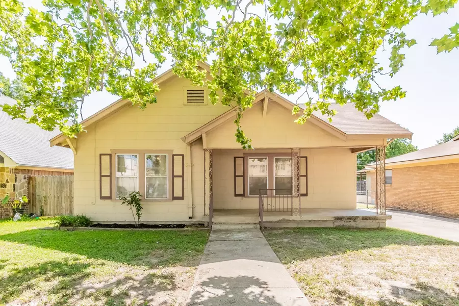 2118 Mckinley Avenue, Fort Worth, TX 76164