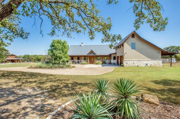 1611 County Road 2461, Alvord, TX 76225