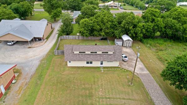 418 N Preston Street, Wolfe City, TX 75496