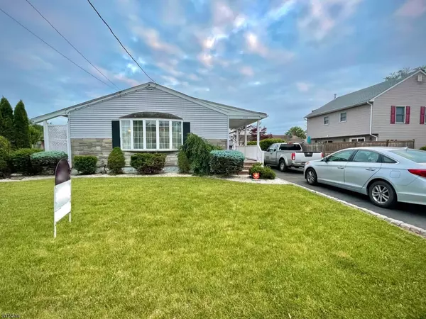 1023 Helene Pl, Raritan Boro, NJ 08869