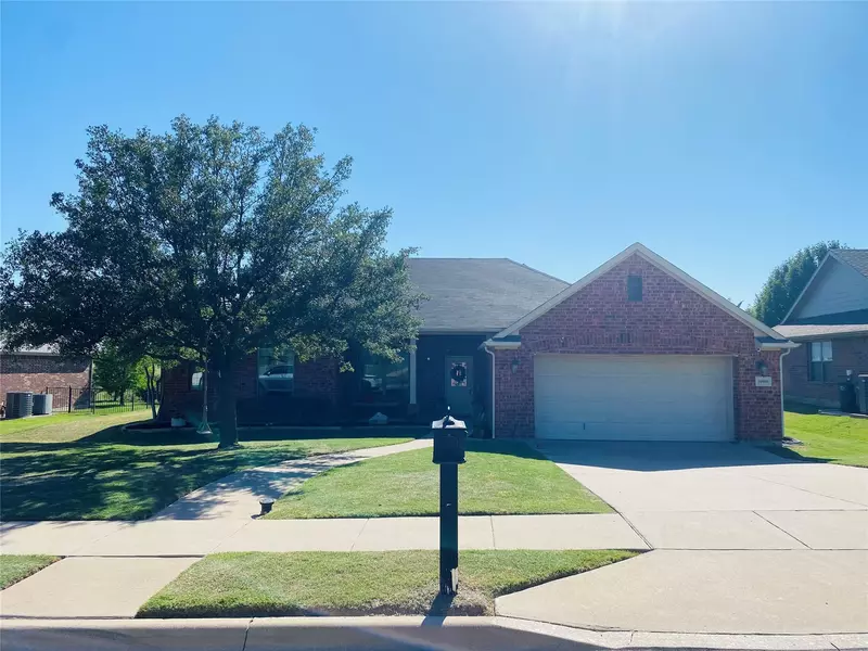 10905 Owl Creek Drive, Fort Worth, TX 76179