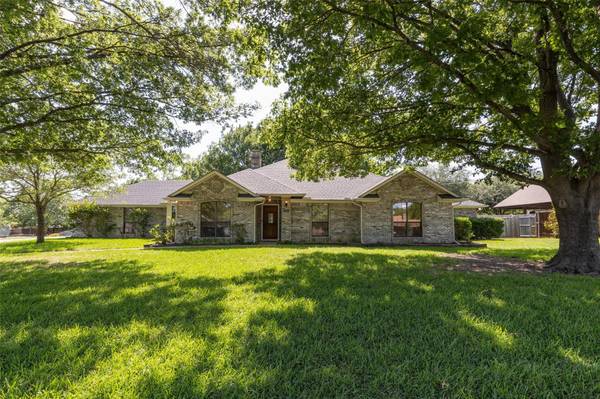 705 Winding Creek Trail, Oak Leaf, TX 75154