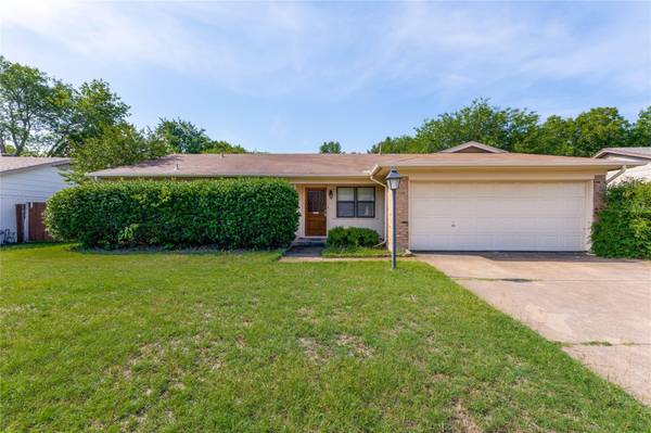 312 Hudson Avenue, Crowley, TX 76036