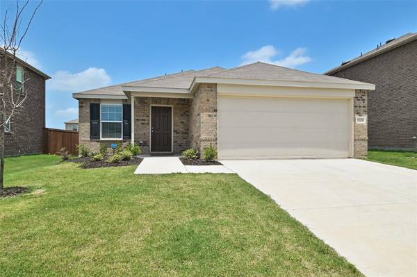 1205 Waggoner Drive, Aubrey, TX 76227