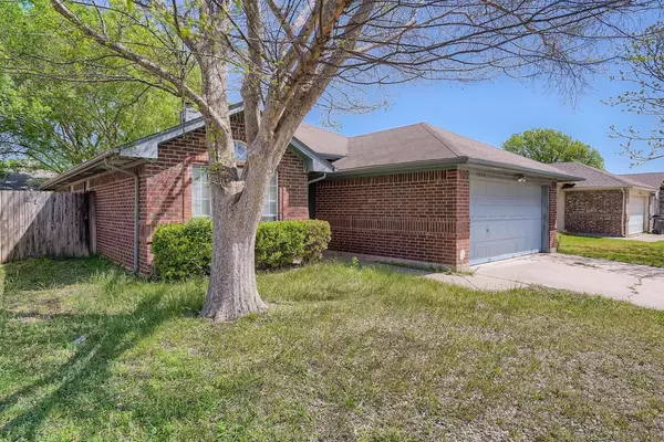 1804 Yorkshire Street, Fort Worth, TX 76134