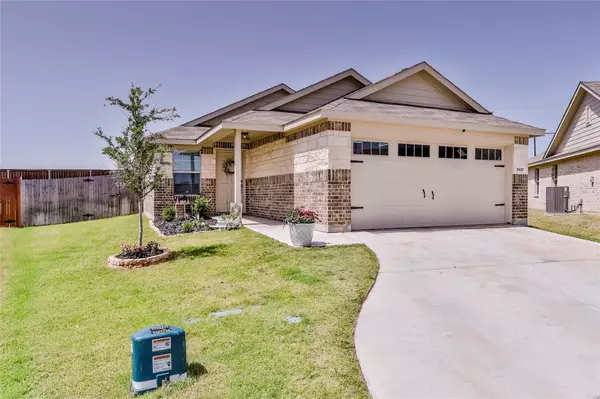 5837 Honey Creek Street, Fort Worth, TX 76179