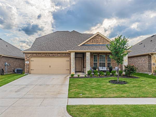 225 Garden Grove Drive, Waxahachie, TX 75165