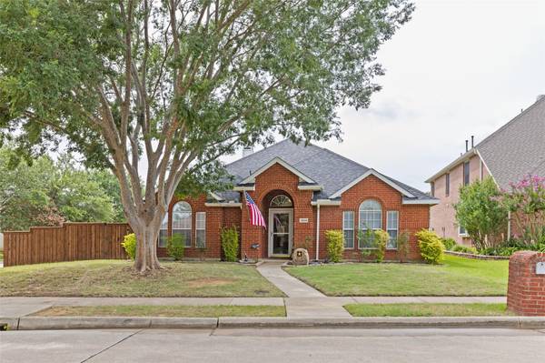 1009 Calgary Court, Lewisville, TX 75077