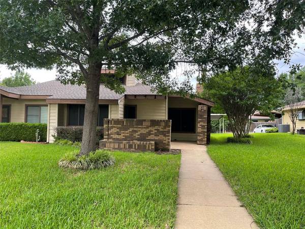 634 Prairie Dell Street, Lewisville, TX 75067