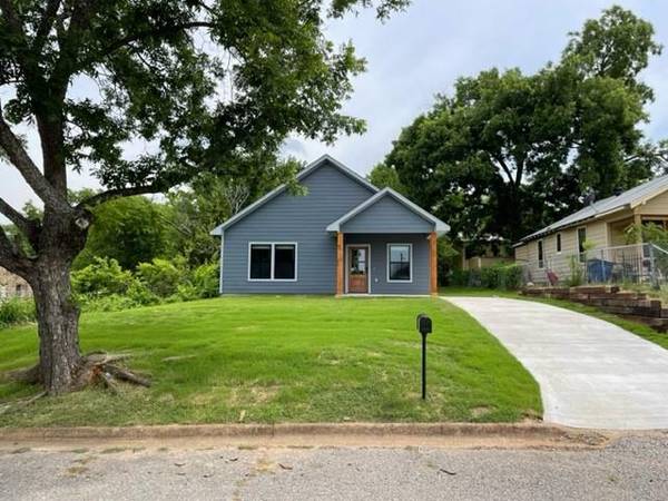 114 W Walker Street, Denison, TX 75021