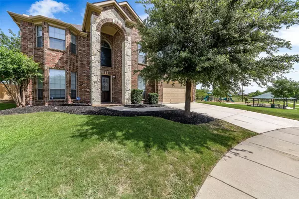 2029 Devinstone Court, Fort Worth, TX 76177