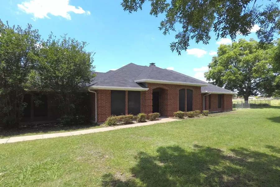 1175 N Houston School Road, Lancaster, TX 75146