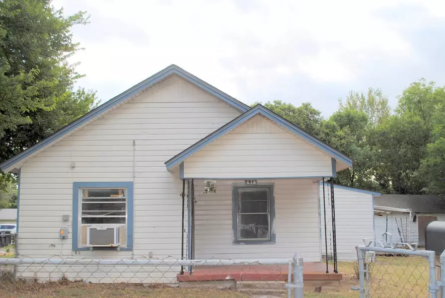 628 N HENRY Street, Lancaster, TX 75146