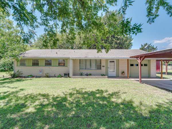 2915 Green Acre Lane, Lancaster, TX 75146