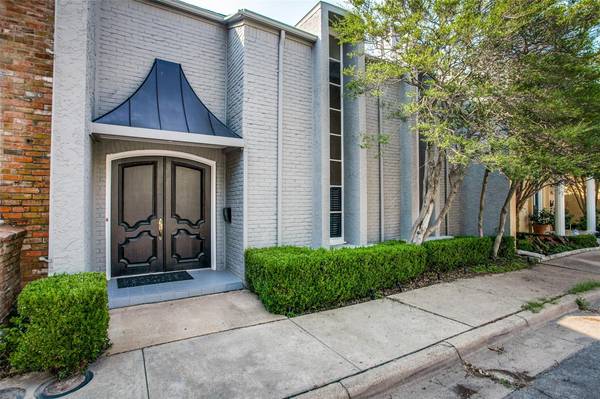 3805 S Versailles Avenue, Dallas, TX 75209