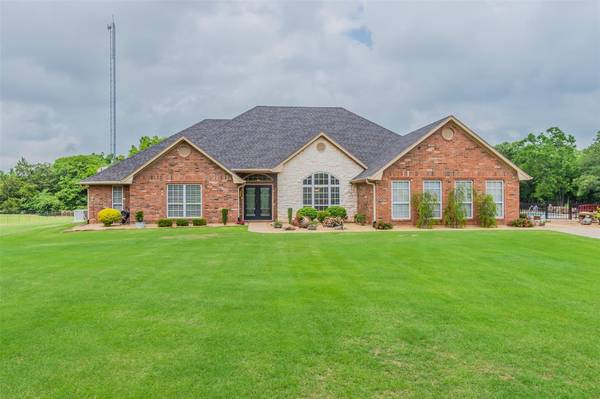 18588 Farm Road 197, Sumner, TX 75486