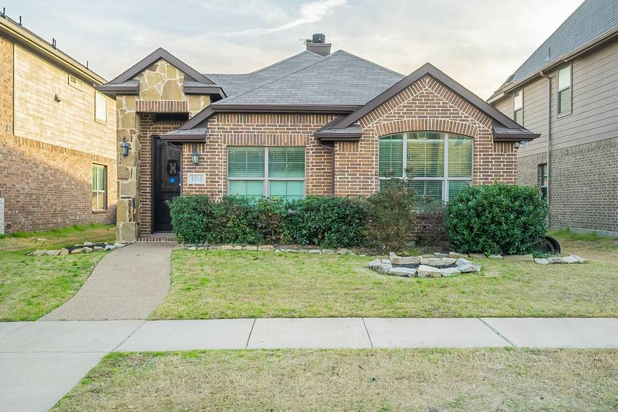 1213 Honeywood Lane, Royse City, TX 75189