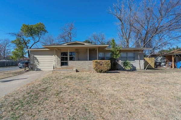 656 Pine Street, Hurst, TX 76053