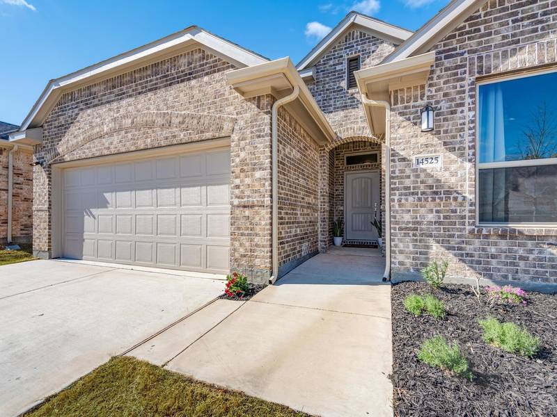 14525 Spitfire Trail, Fort Worth, TX 76262