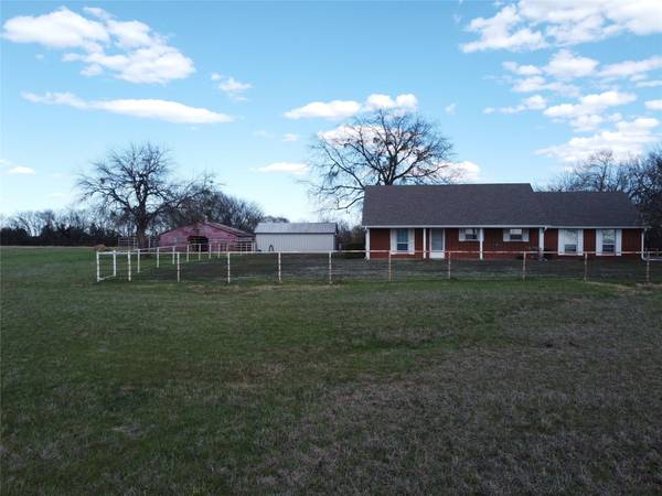 232 Farm Road 3134,  Cumby,  TX 75433