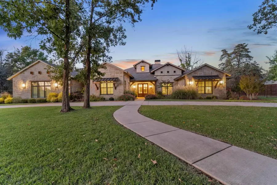 212 Oak Crest Hill Drive, Colleyville, TX 76034