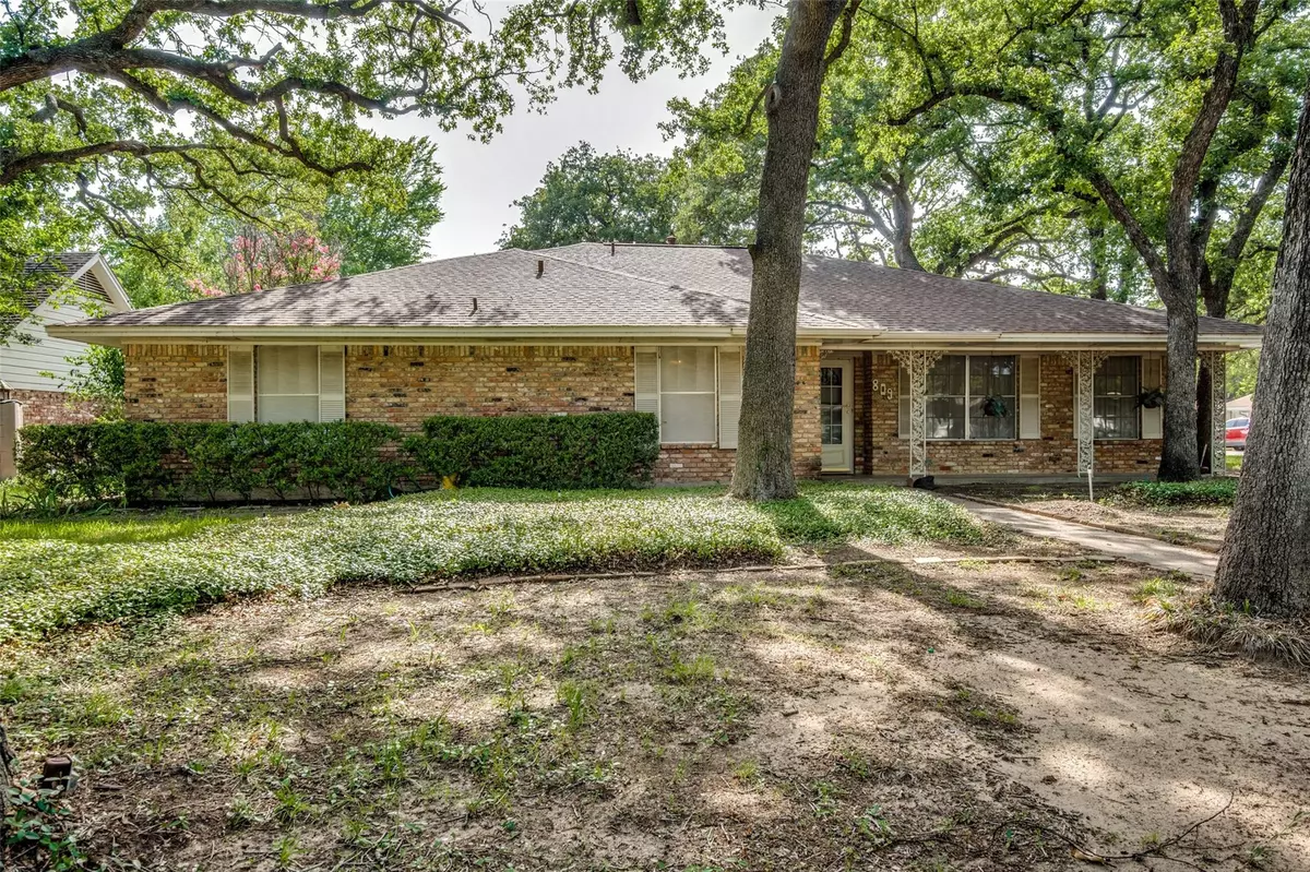 Irving, TX 75061,809 Tanglewood Drive W