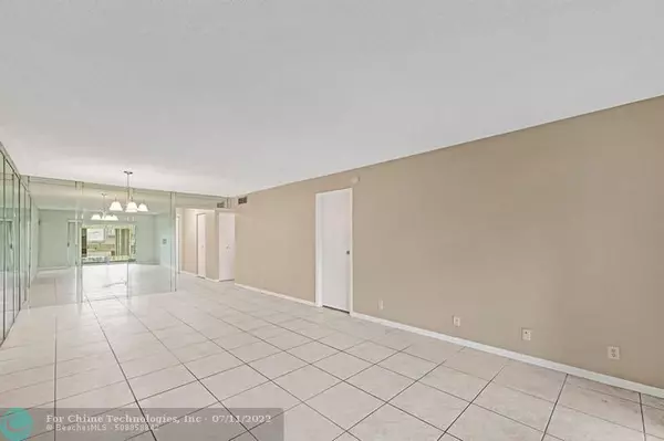 Lauderhill, FL 33319,6080 NW 44th Street  #104