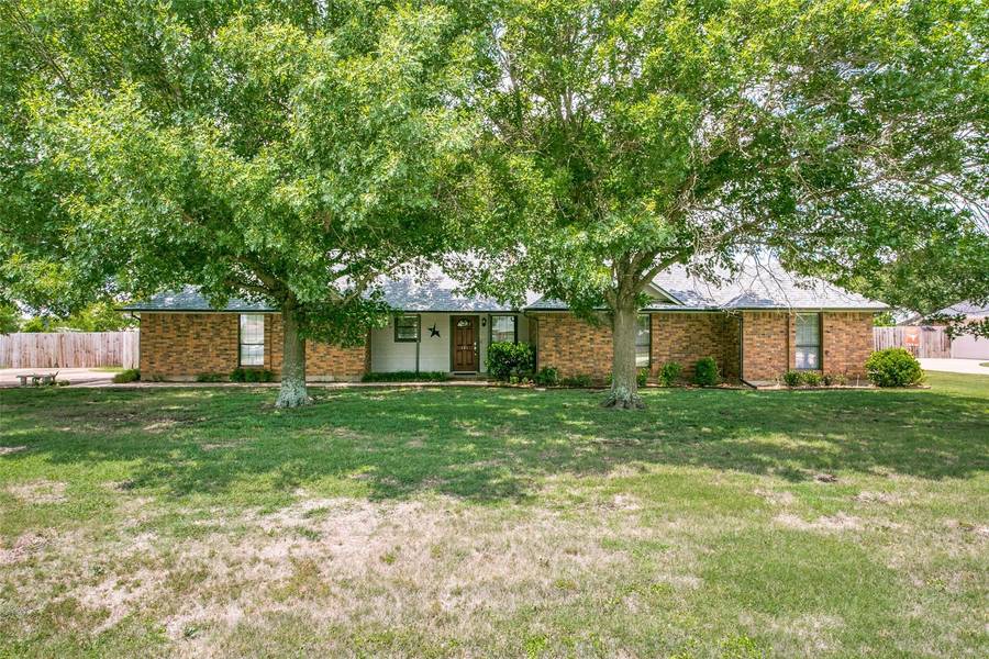 121 Lassetter Drive, Red Oak, TX 75154