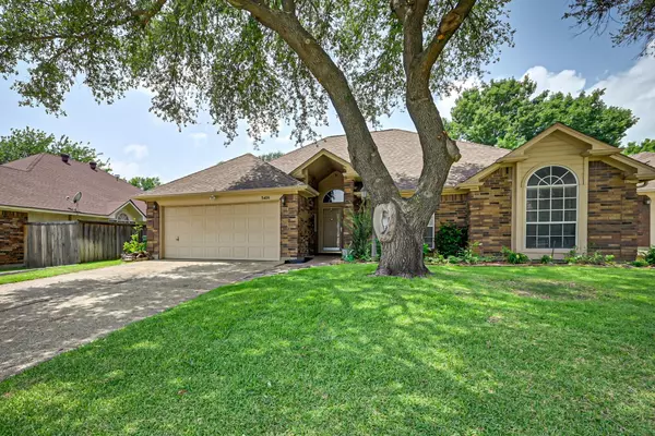 Arlington, TX 76017,5406 Flowerwood Court