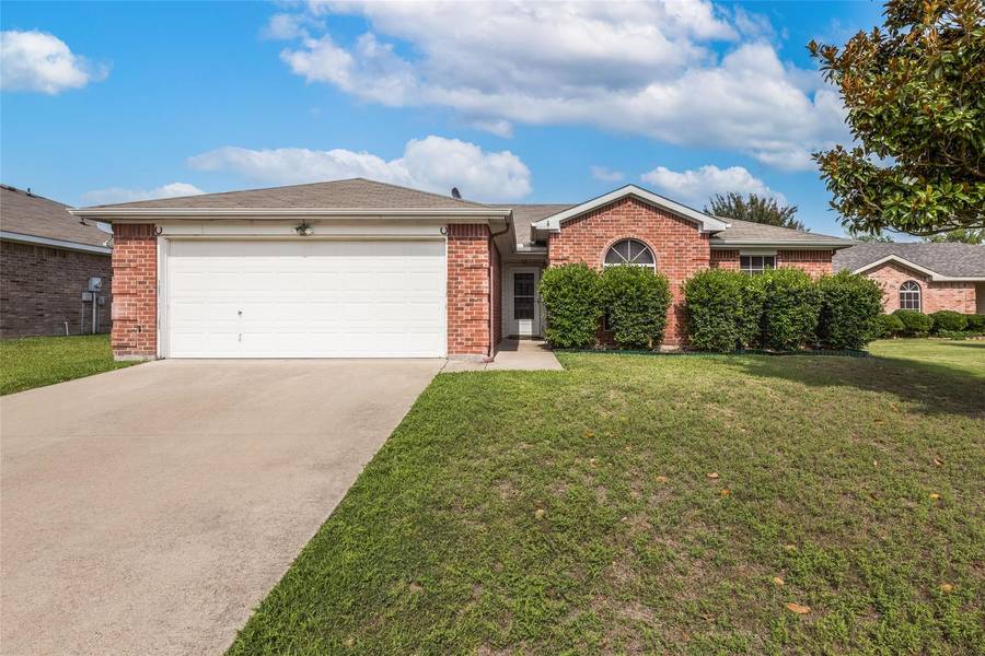 129 Logan Lane, Waxahachie, TX 75165